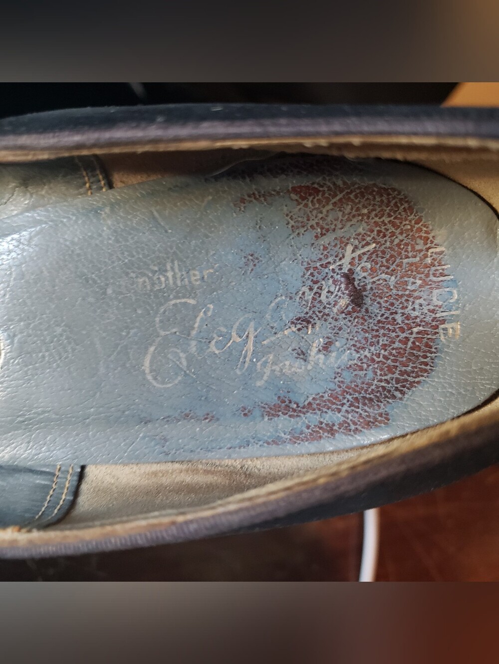 Vintage 1940s-1950s Navy Blue Heels - Picture 3 of 4